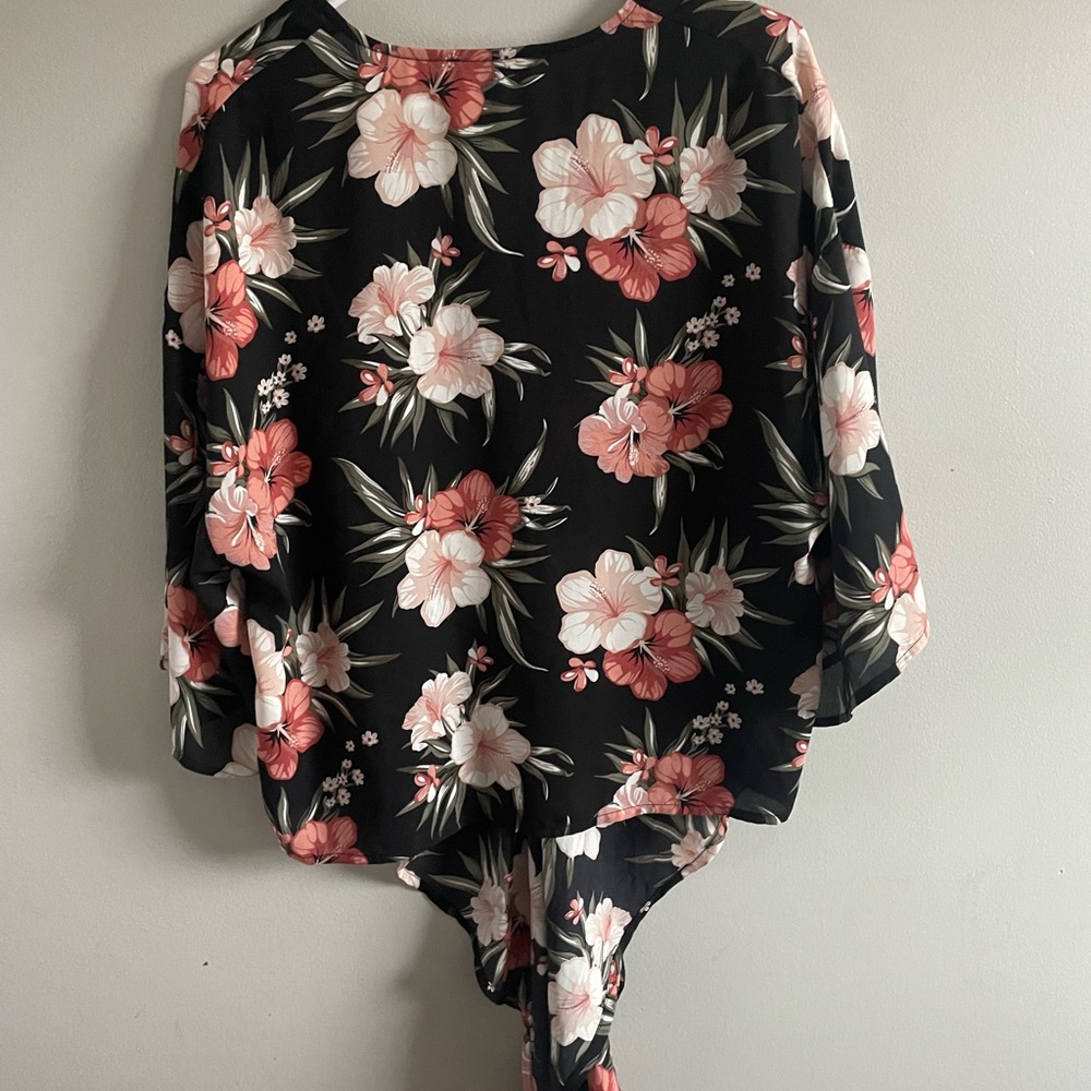 Streetwear Society Black and Pink Floral Blouse - Picture 3 of 5